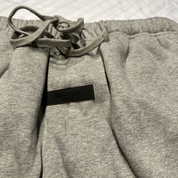 Essentials Fear of God shirts size XL color dark oatmeal NWT - Picture 4 of 7